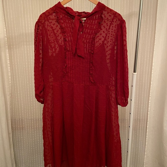 Dark red sheer dress with balloon sleeves - Picture 1 of 4
